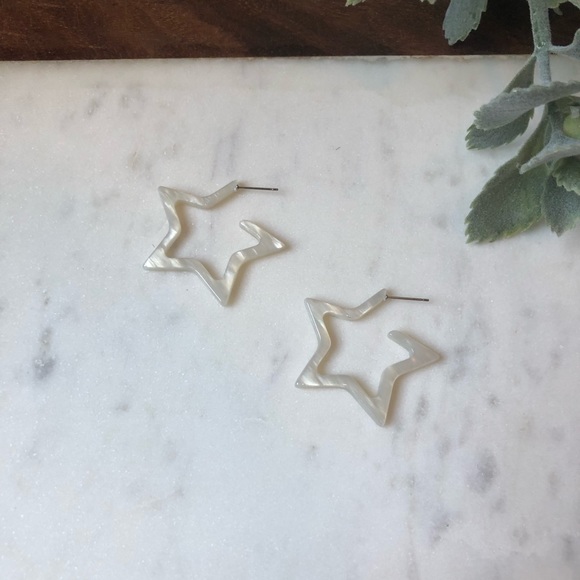 The Harlow - White Translucent Star Earrings - Picture 2 of 4